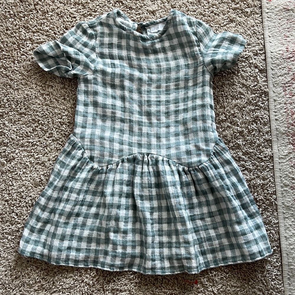 Girls dress